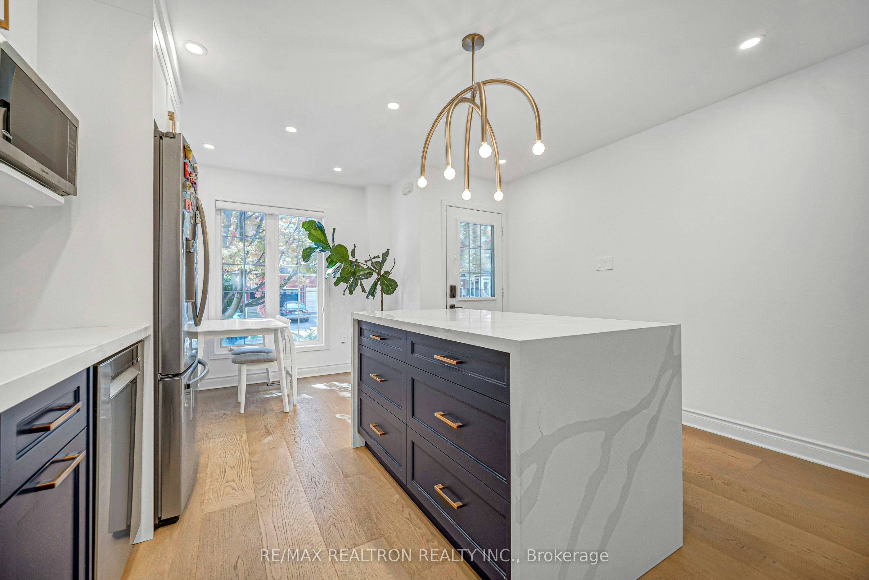 10 Macgregor Avenue, Richmond Hill, ON, L4B 4S8 - 12