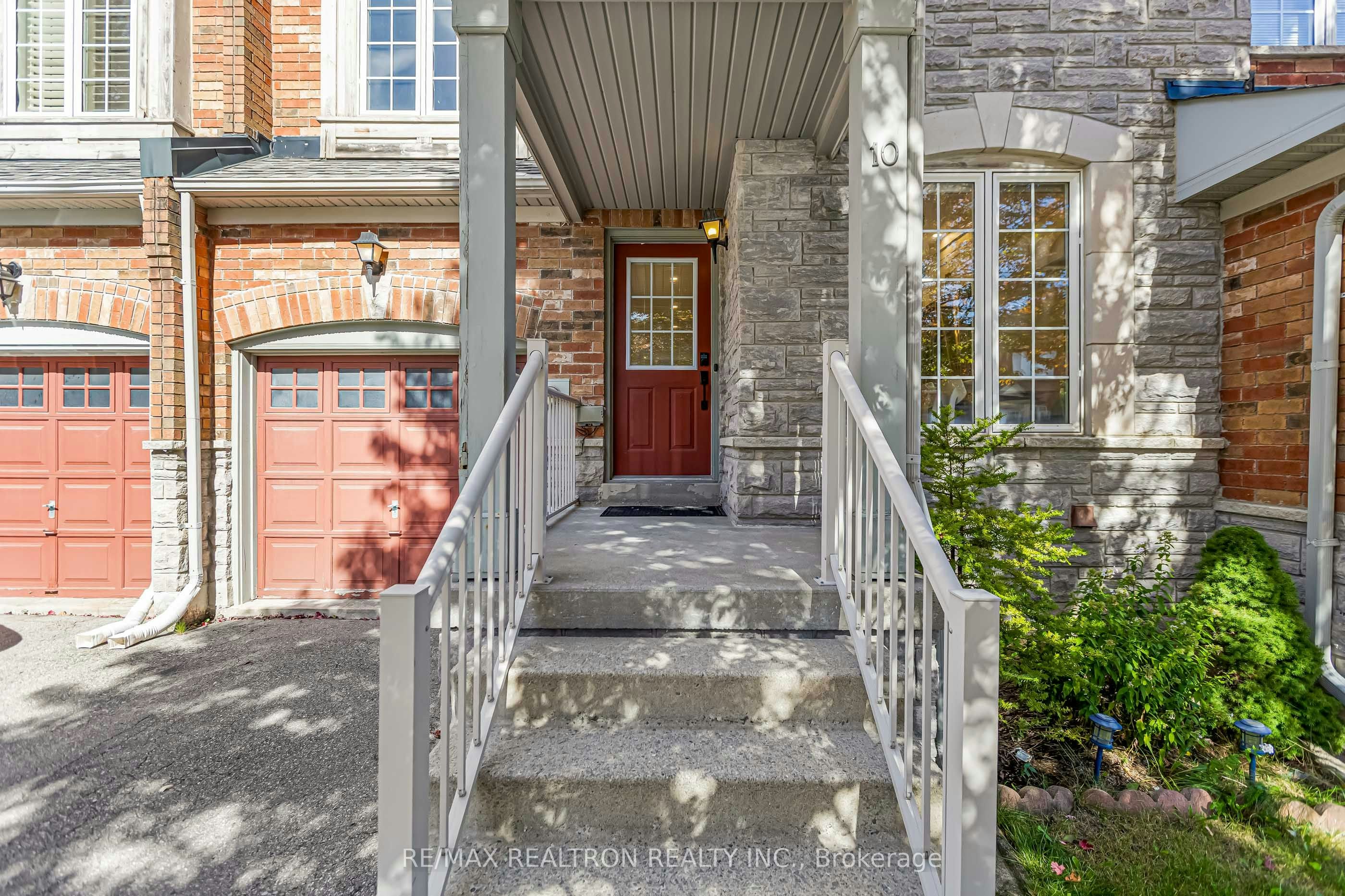 10 Macgregor Avenue, Richmond Hill, ON, L4B 4S8 - 3