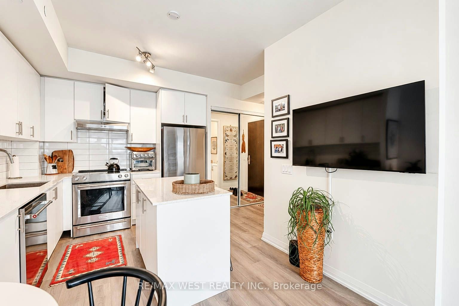 1019-9000 Jane Street, Vaughan, ON, L4K 0M6 - 8