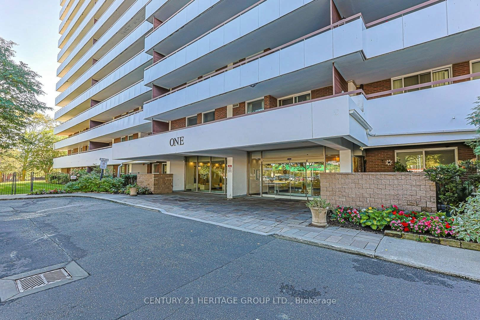 502-1 Royal Orchard Boulevard, Markham, ON, L3T 3C2