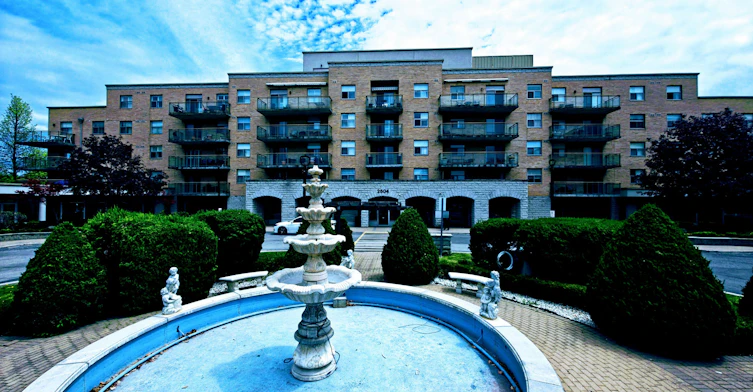 114-2504 Rutherford Road, Vaughan, ON, L4K 5N5 - 2