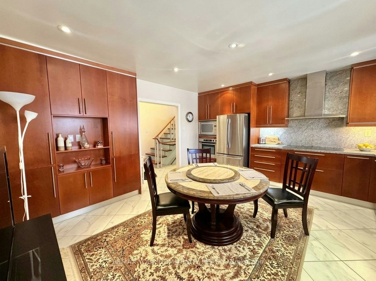 31 Oak Avenue, Richmond Hill, ON, L4C 6R5 - 5