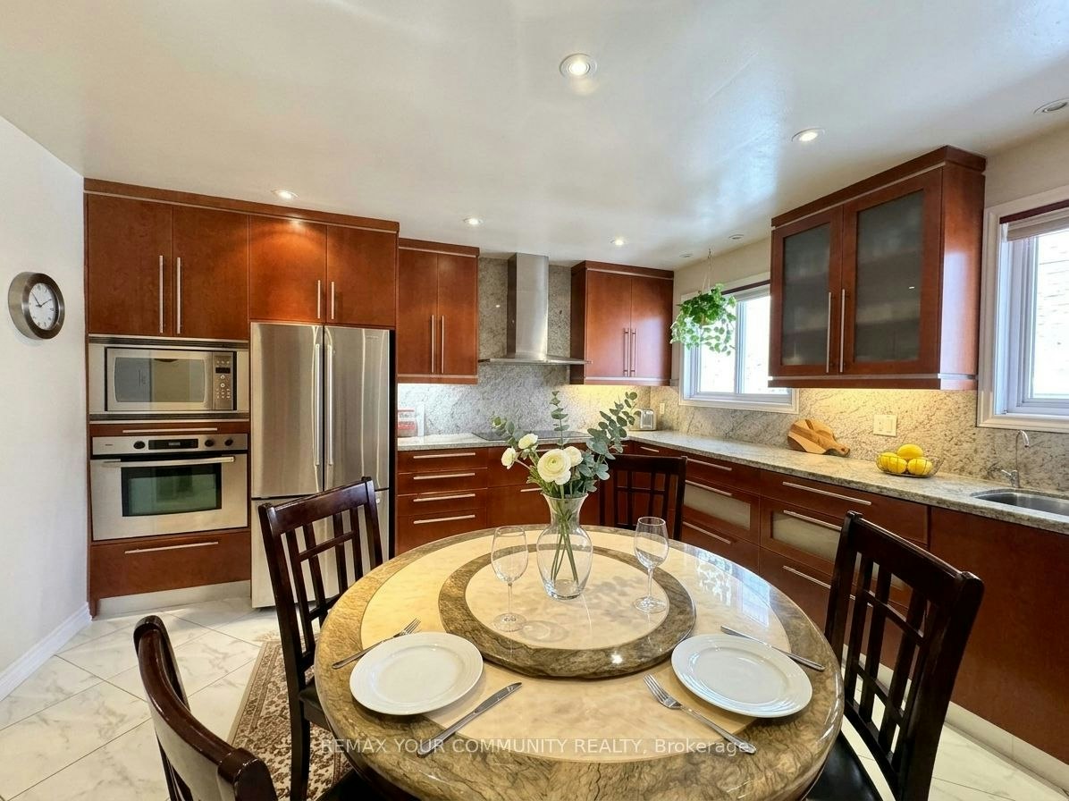 31 Oak Avenue, Richmond Hill, ON, L4C 6R5 - 4