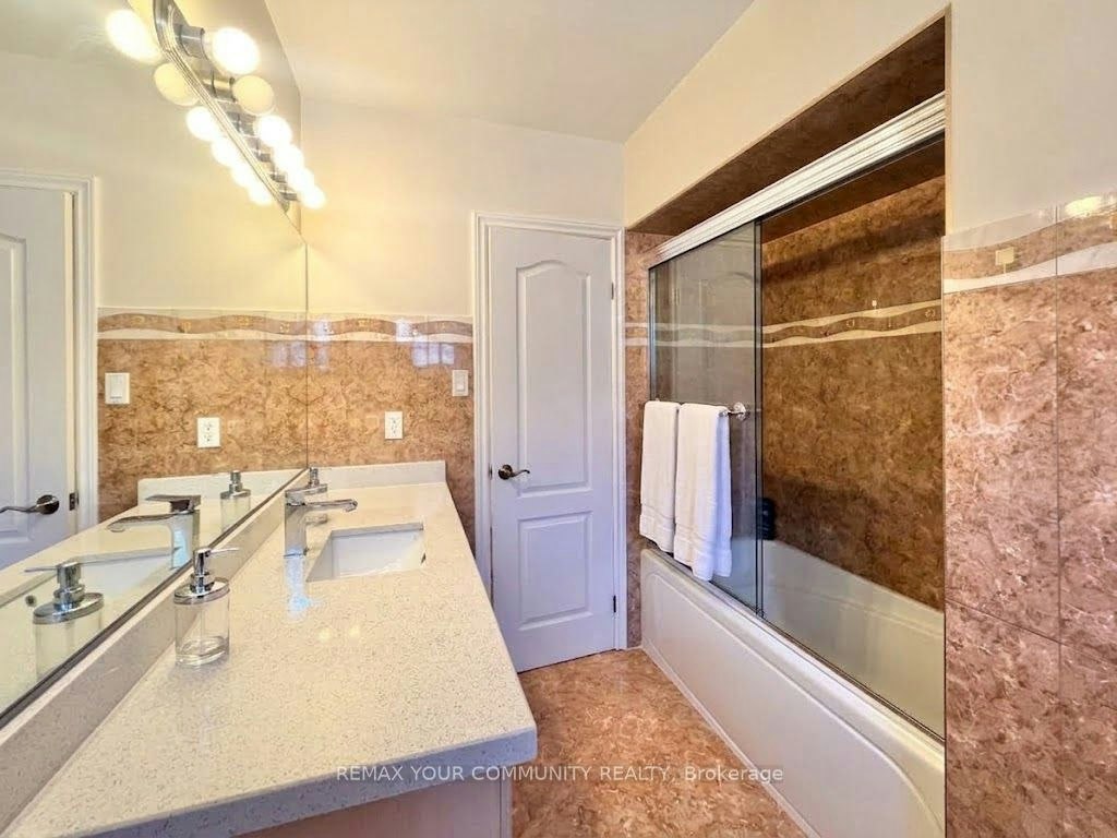 31 Oak Avenue, Richmond Hill, ON, L4C 6R5 - 12