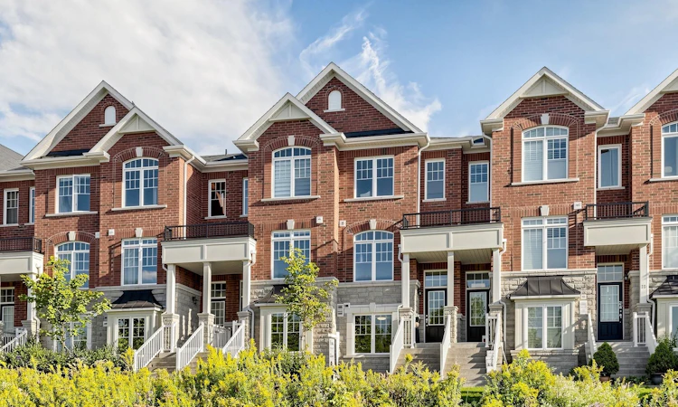 71 Dundas Way