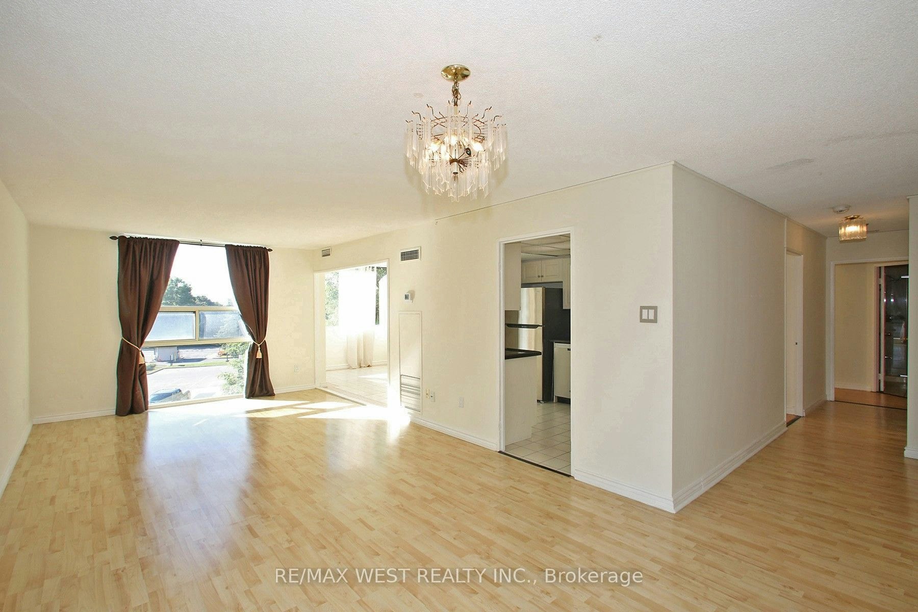 305-40 Harding Boulevard W, Richmond Hill, ON, L4C 9S5 - 10