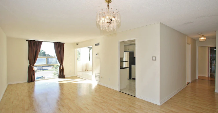 305-40 Harding Boulevard W, Richmond Hill, ON, L4C 9S5 - 10