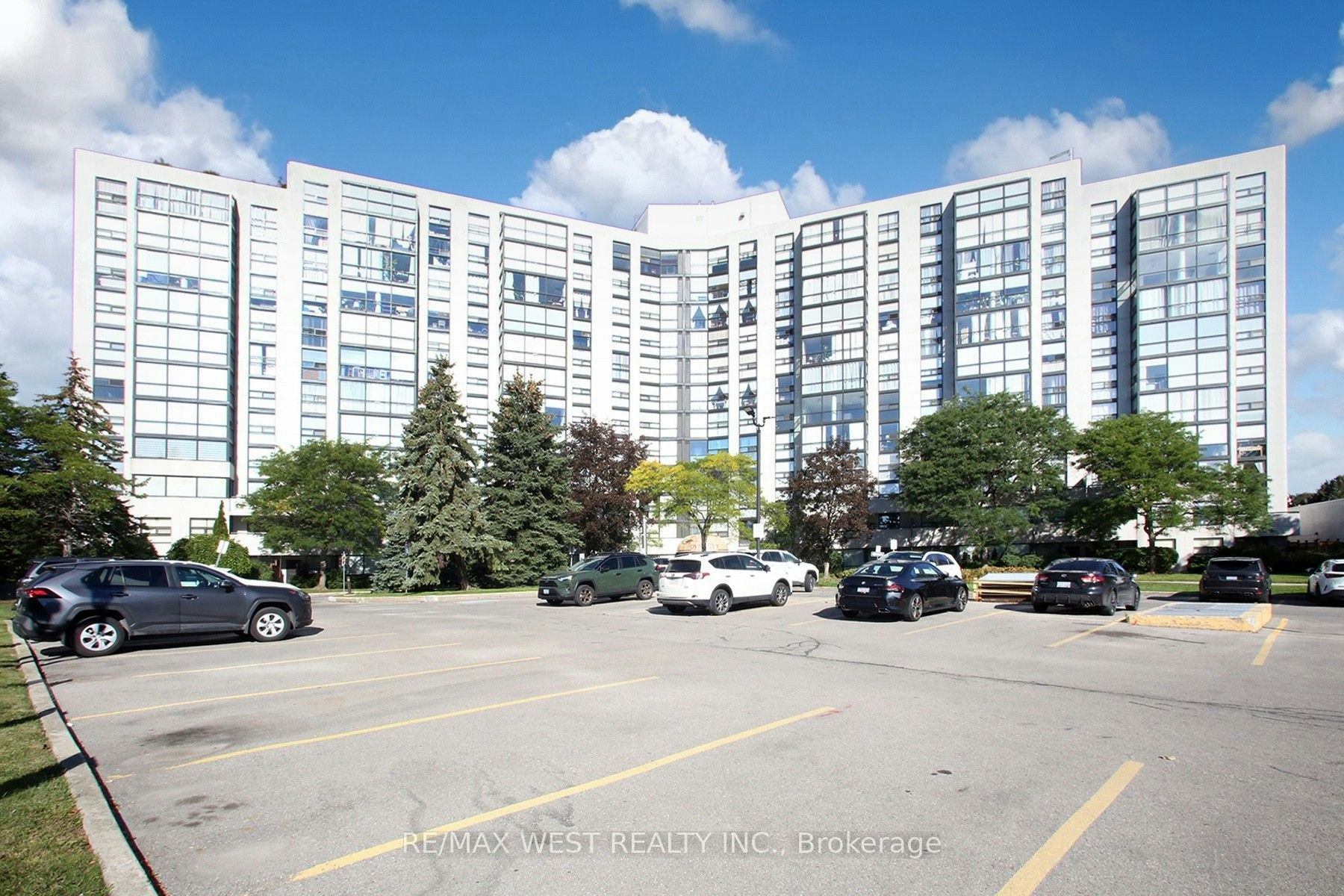 305-40 Harding Boulevard W, Richmond Hill, ON, L4C 9S5