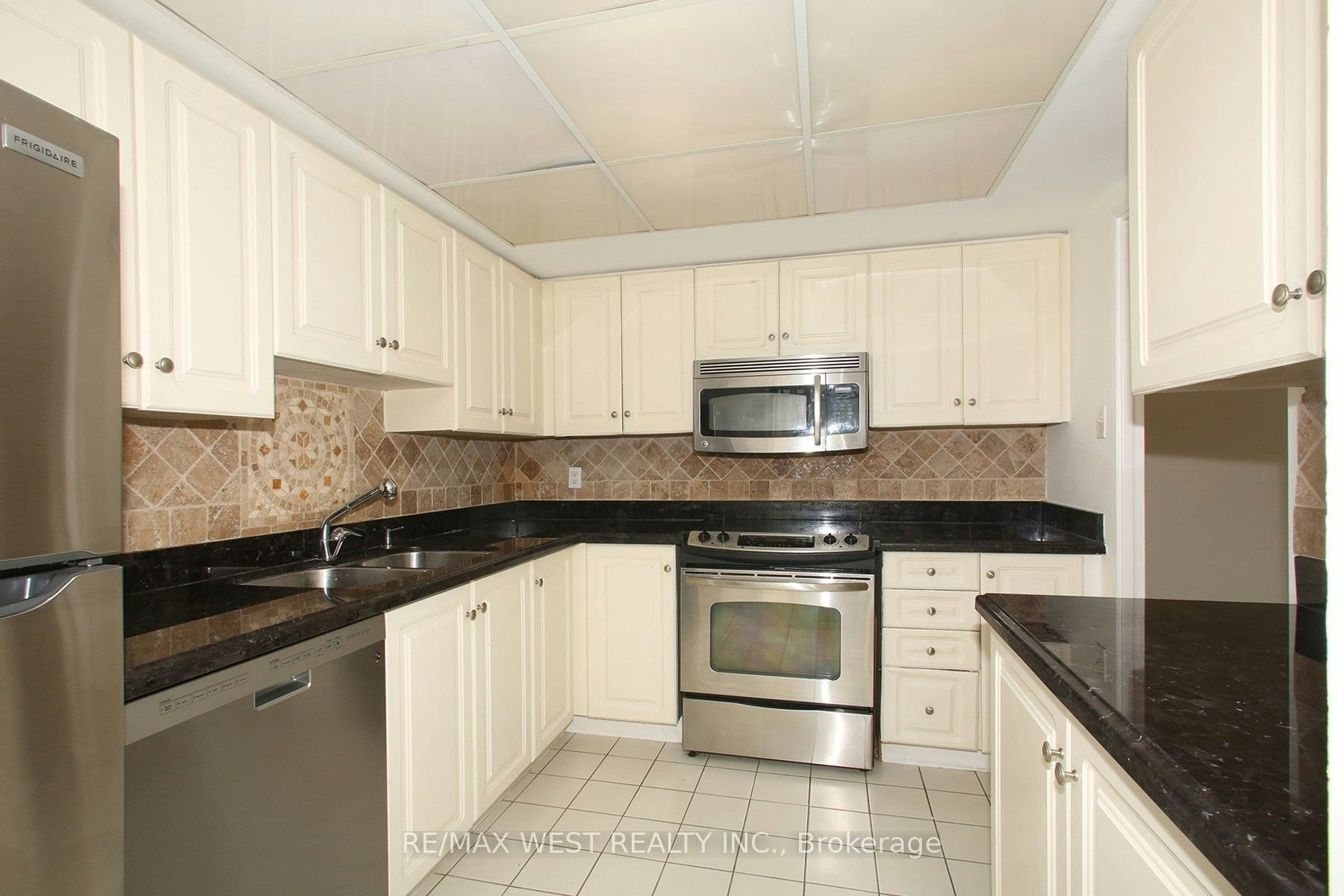 305-40 Harding Boulevard W, Richmond Hill, ON, L4C 9S5 - 15