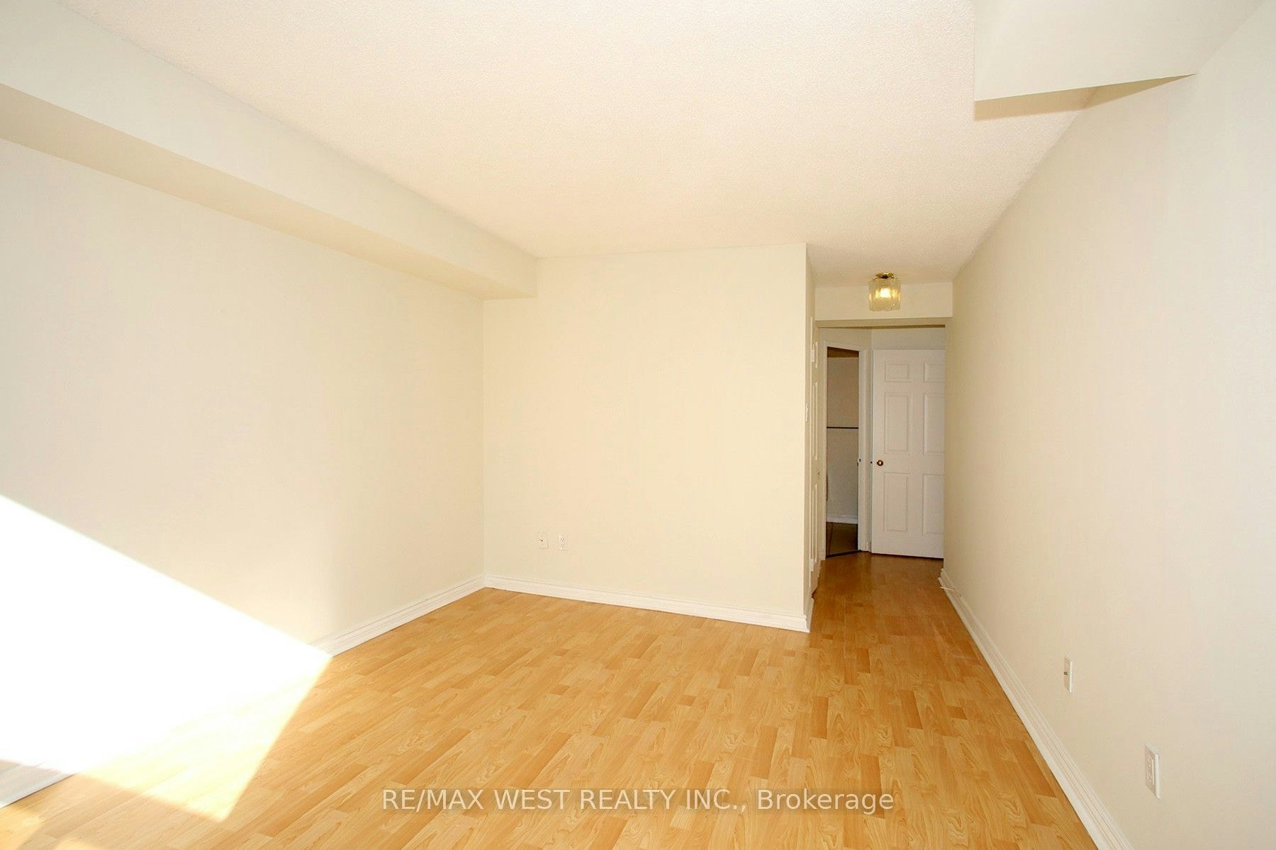 305-40 Harding Boulevard W, Richmond Hill, ON, L4C 9S5 - 18