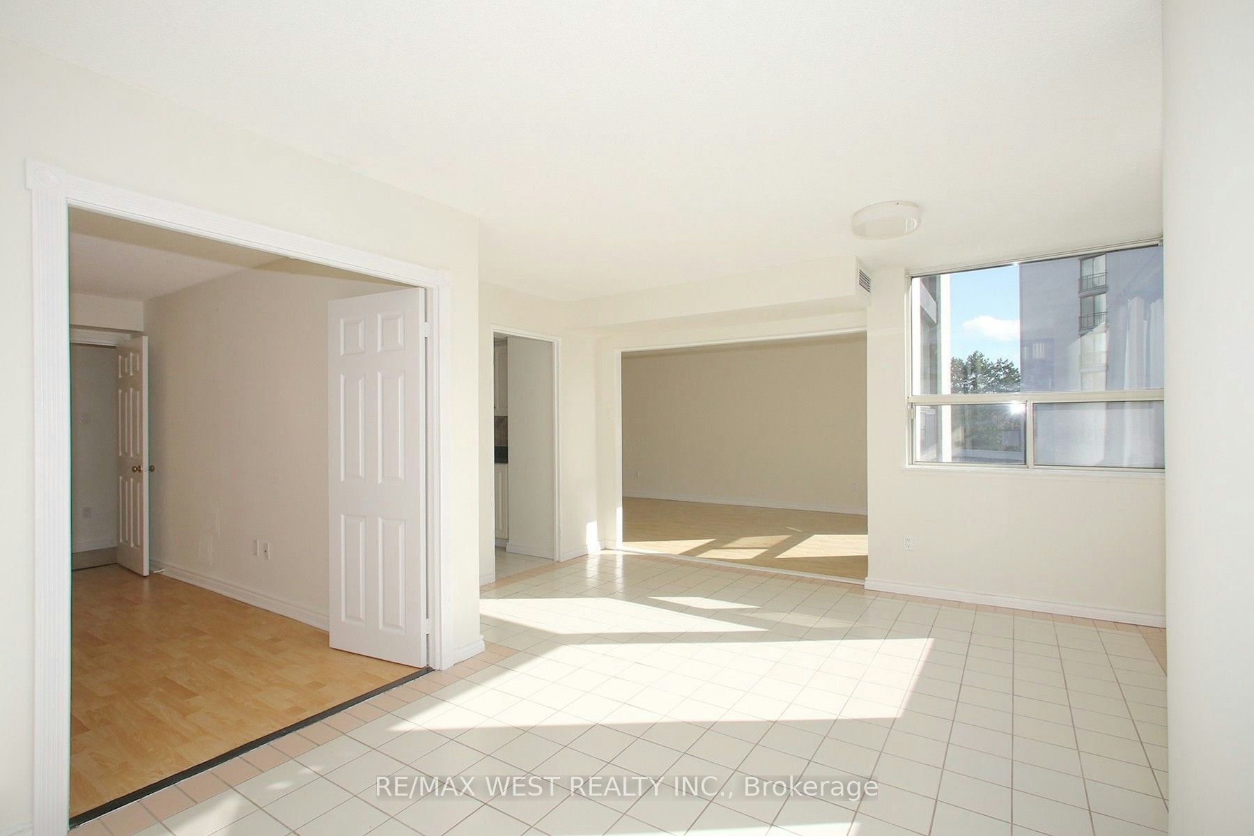 305-40 Harding Boulevard W, Richmond Hill, ON, L4C 9S5 - 6