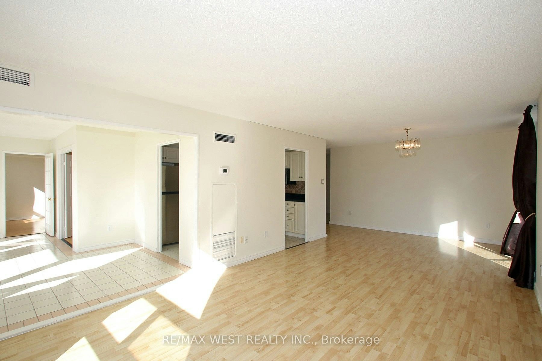 305-40 Harding Boulevard W, Richmond Hill, ON, L4C 9S5 - 9