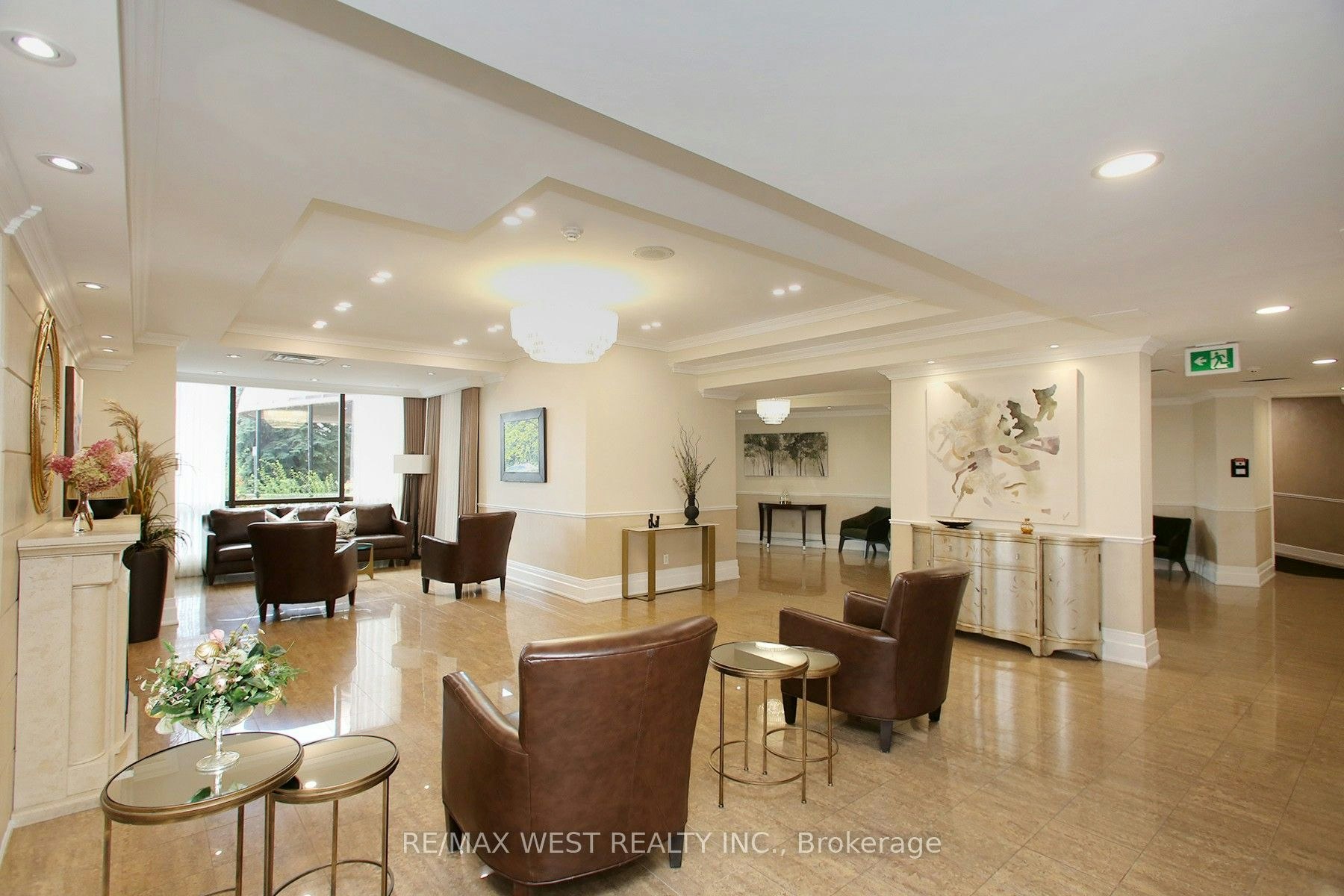 305-40 Harding Boulevard W, Richmond Hill, ON, L4C 9S5 - 3