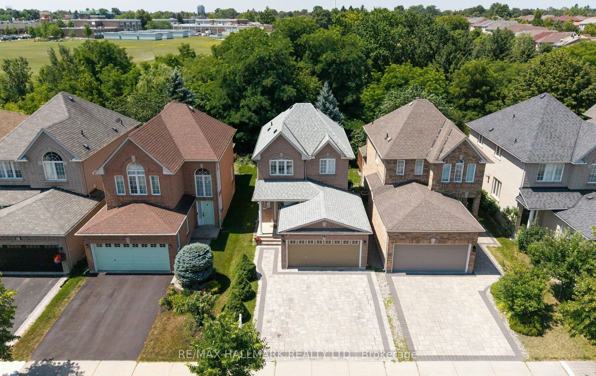 17 Rushingbrook Drive, Richmond Hill, ON, L4S 1W6