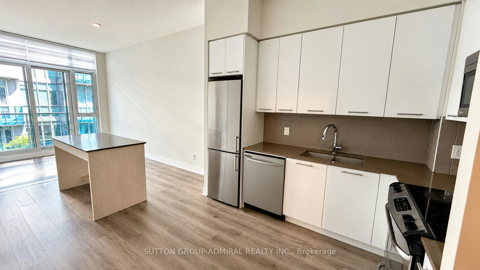 744-9471 Yonge Street, Richmond Hill, ON, L4C 0Z5 3
