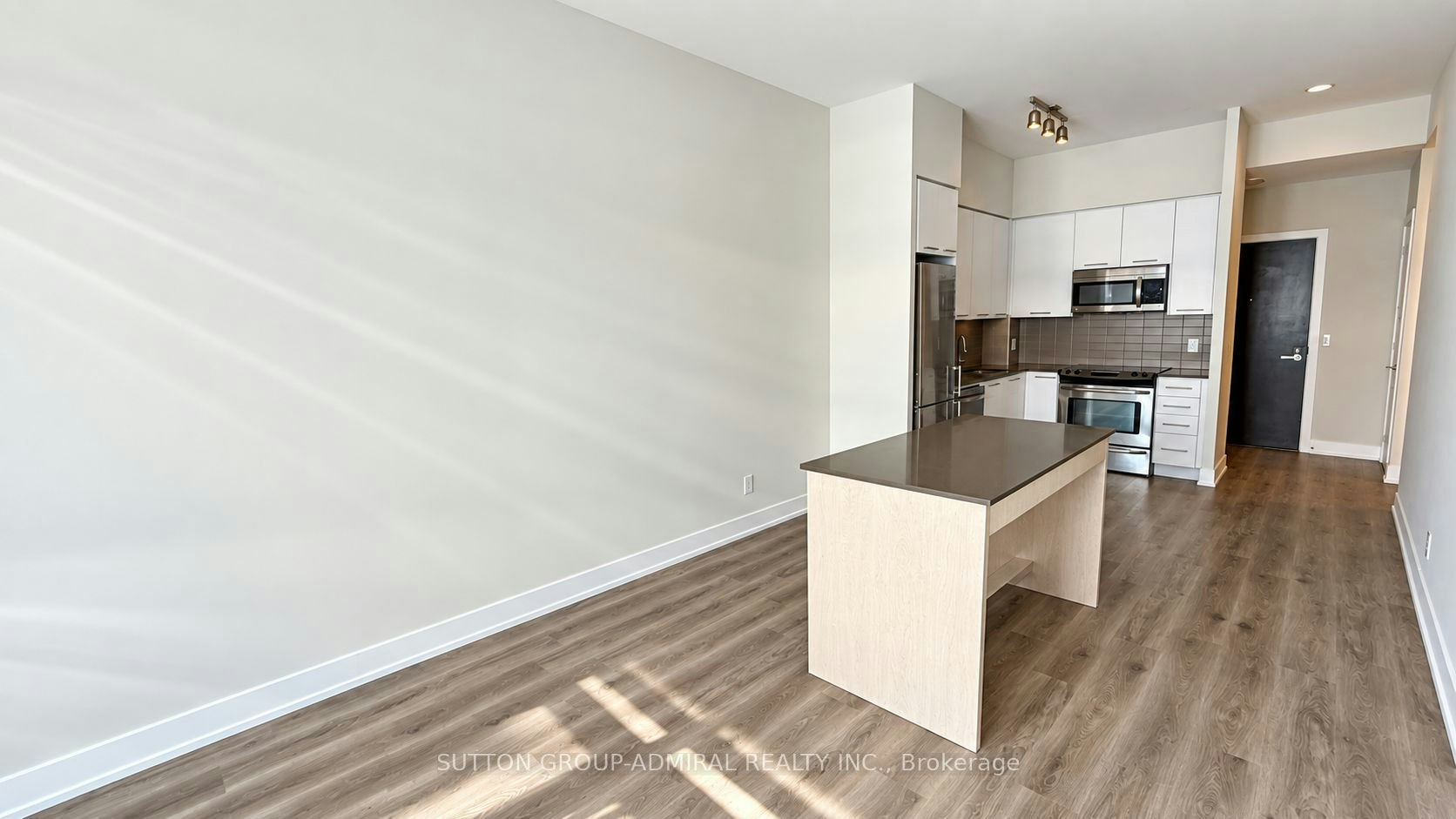 744-9471 Yonge Street, Richmond Hill, ON, L4C 0Z5 5