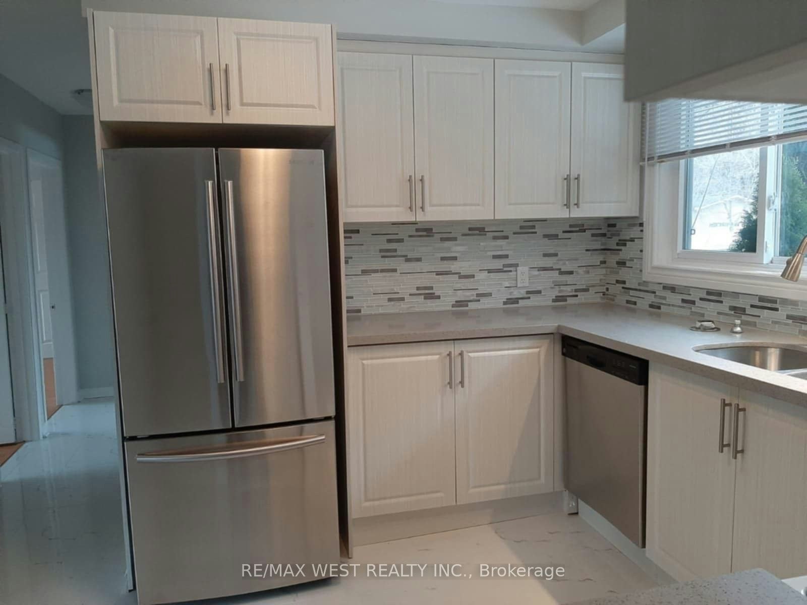 Main Floor-336 Ontario Street, Newmarket, ON, L3Y 2K3 - 7