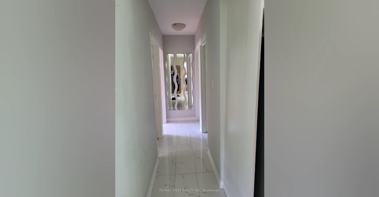Main Floor-336 Ontario Street, Newmarket, ON, L3Y 2K3 - 5