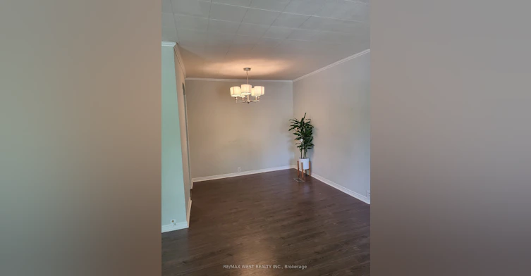 Main Floor-336 Ontario Street, Newmarket, ON, L3Y 2K3 - 4