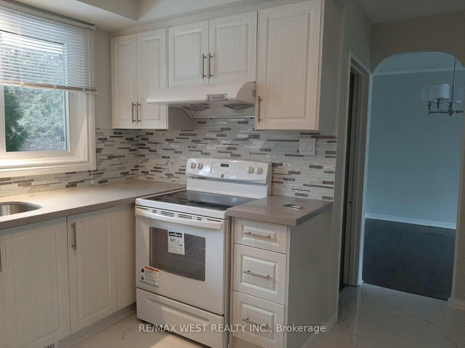 Main Floor-336 Ontario Street, Newmarket, ON, L3Y 2K3 - 8