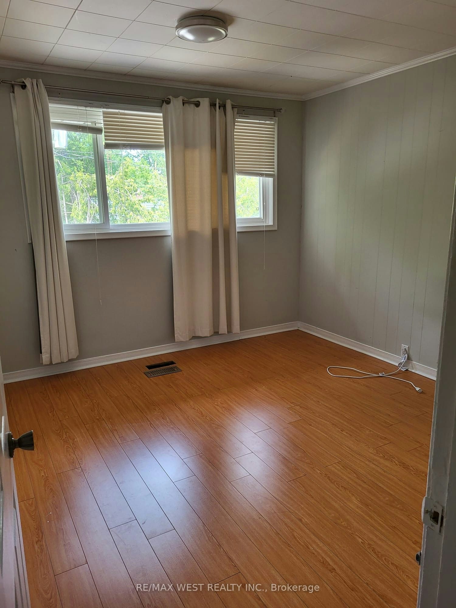 Main Floor-336 Ontario Street, Newmarket, ON, L3Y 2K3 - 11