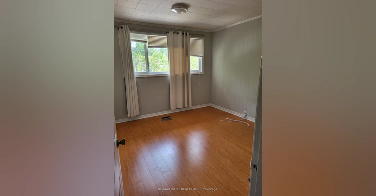 Main Floor-336 Ontario Street, Newmarket, ON, L3Y 2K3 - 11