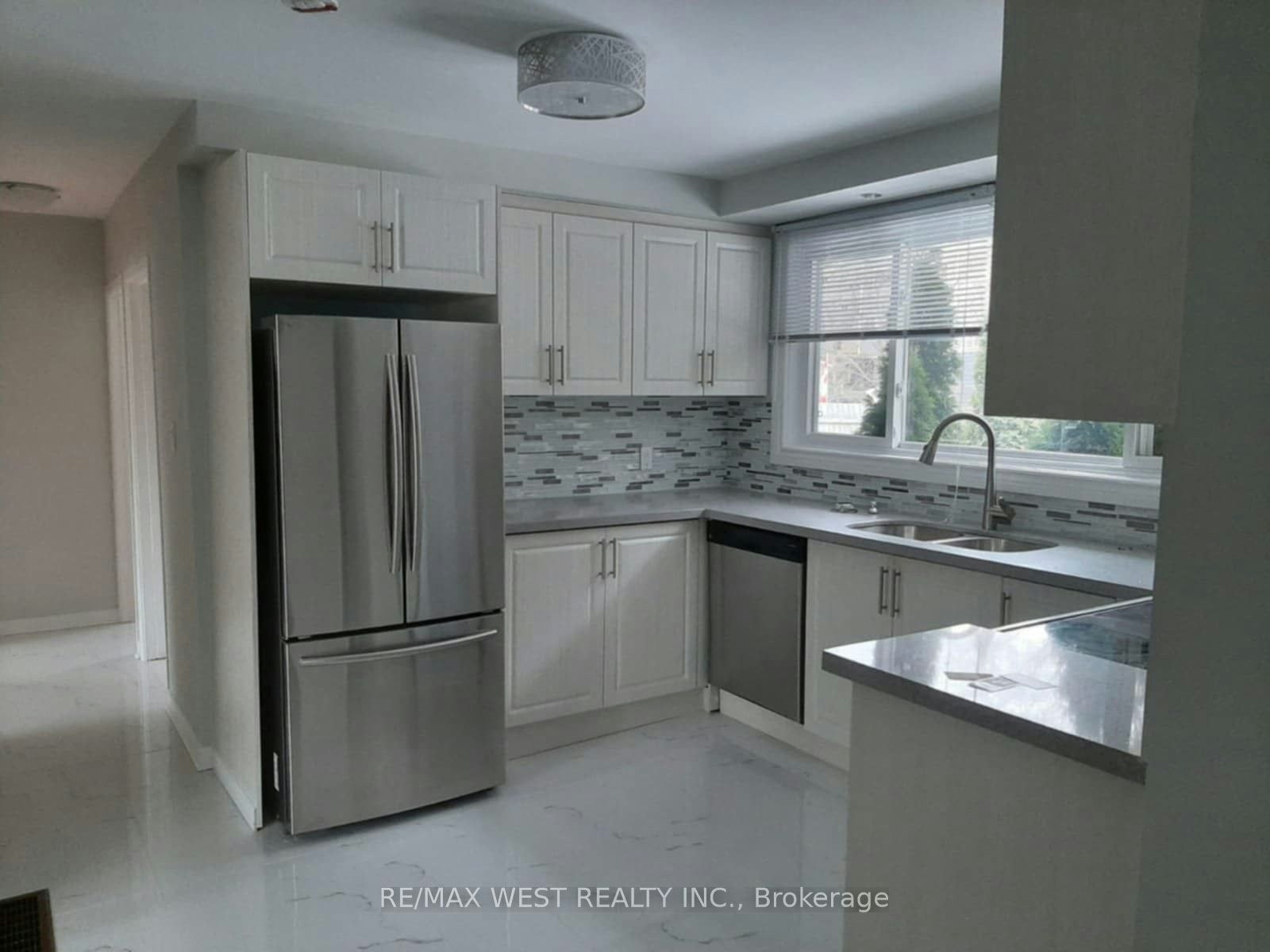 Main Floor-336 Ontario Street, Newmarket, ON, L3Y 2K3 - 9