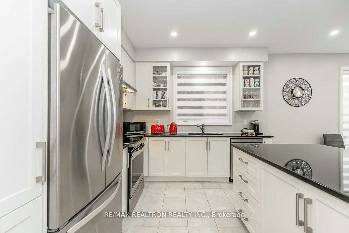 17 Larkfield Crescent, East Gwillimbury, ON, L9N 0P7 - 15