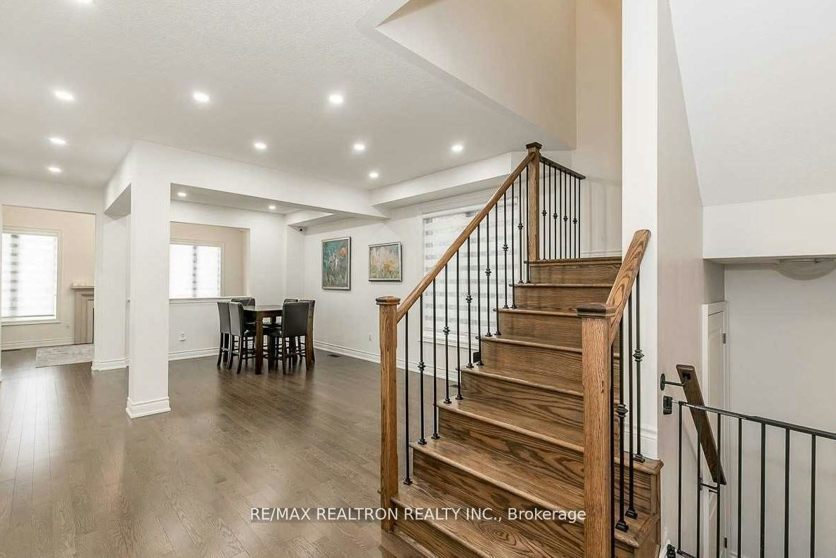 17 Larkfield Crescent, East Gwillimbury, ON, L9N 0P7 - 19