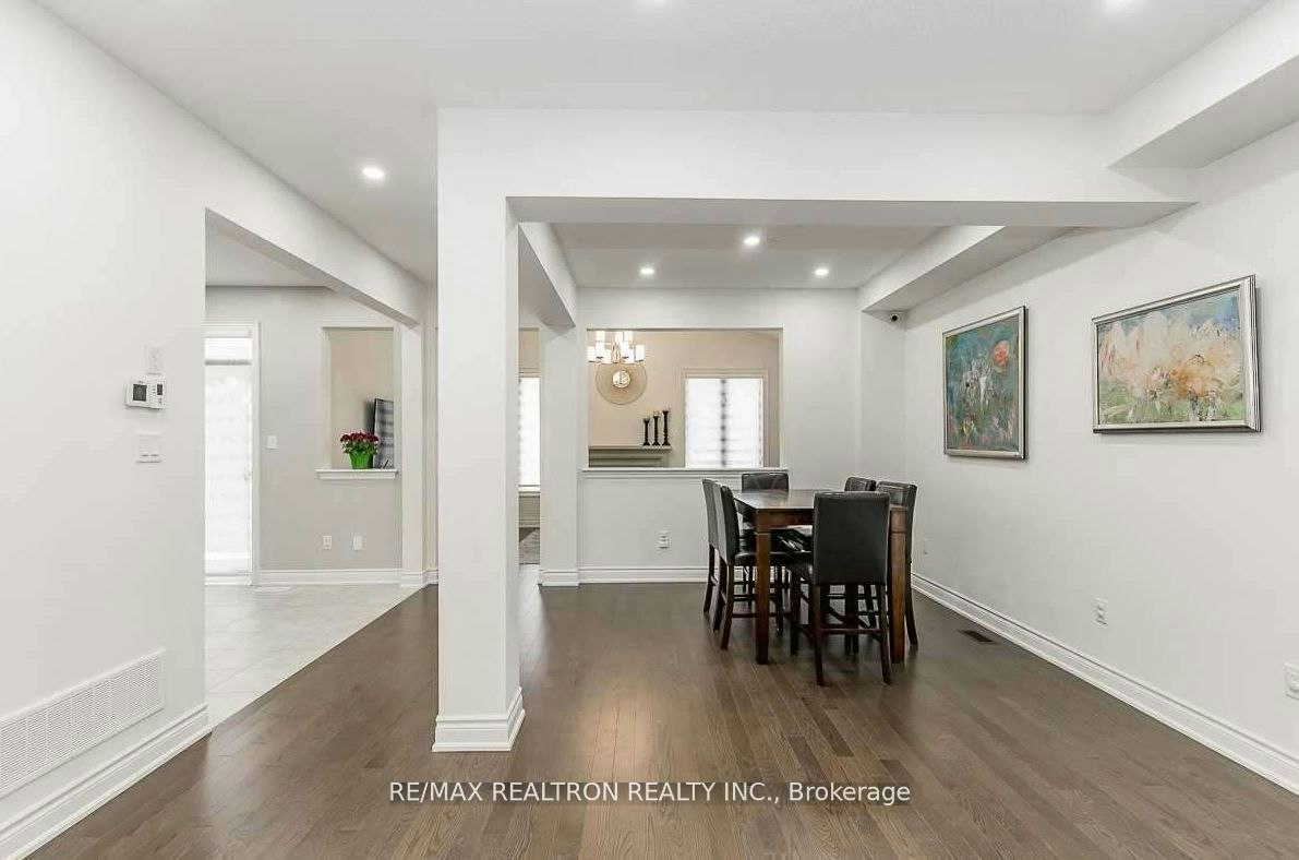 17 Larkfield Crescent, East Gwillimbury, ON, L9N 0P7 - 9