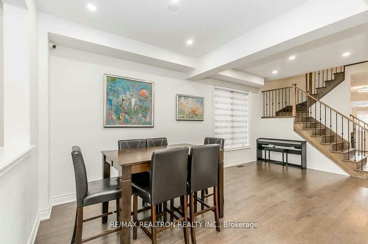 17 Larkfield Crescent, East Gwillimbury, ON, L9N 0P7 - 7