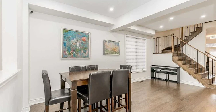 17 Larkfield Crescent, East Gwillimbury, ON, L9N 0P7 - 7