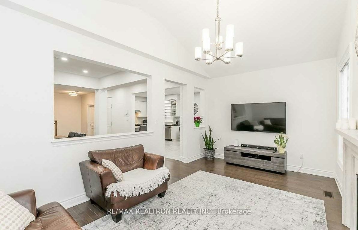 17 Larkfield Crescent, East Gwillimbury, ON, L9N 0P7 - 5