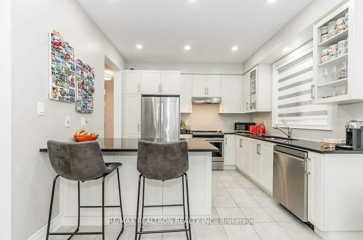 17 Larkfield Crescent, East Gwillimbury, ON, L9N 0P7 - 13