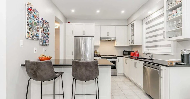 17 Larkfield Crescent, East Gwillimbury, ON, L9N 0P7 - 13