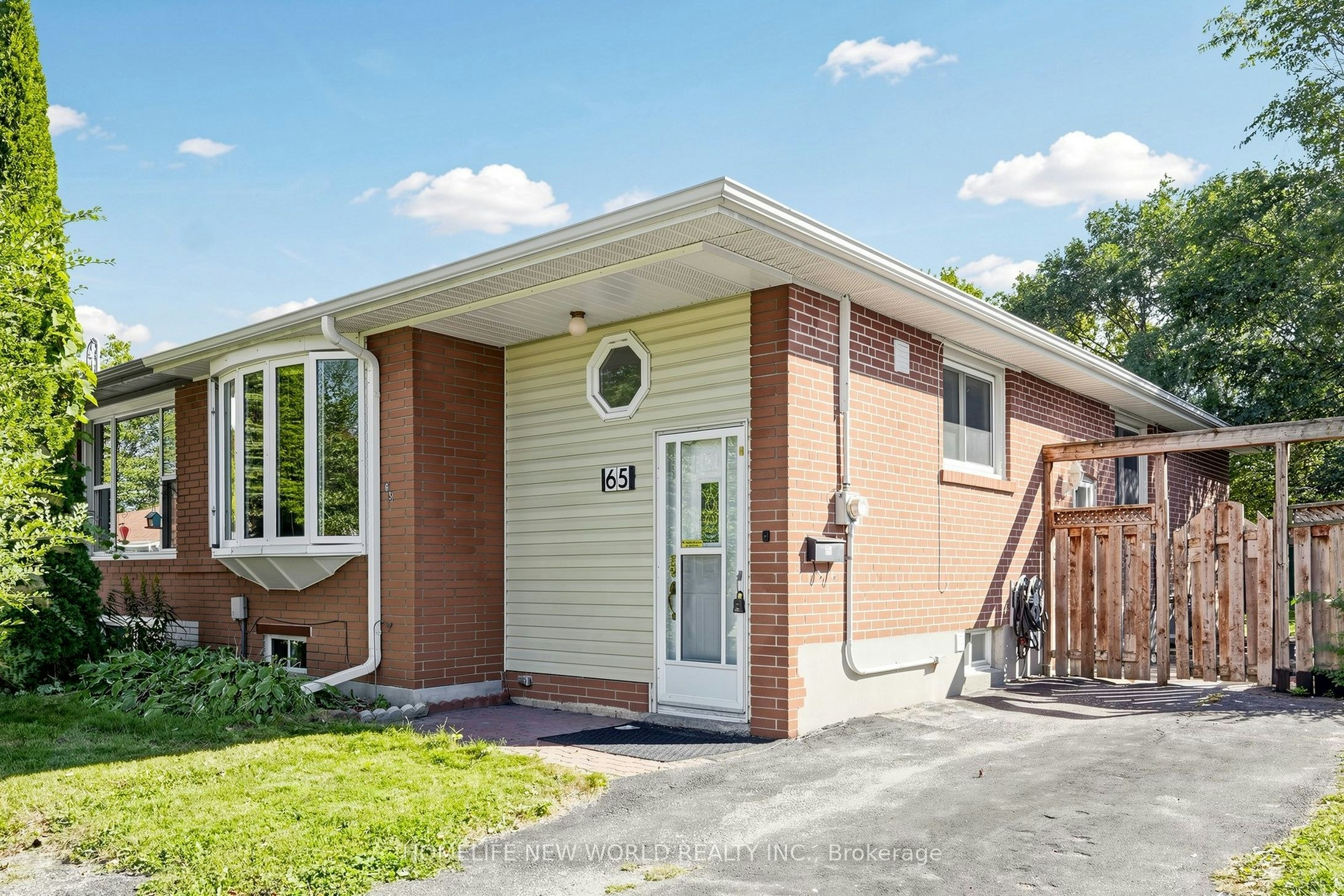 65 Walter Avenue, Newmarket, ON, L3Y 2T4