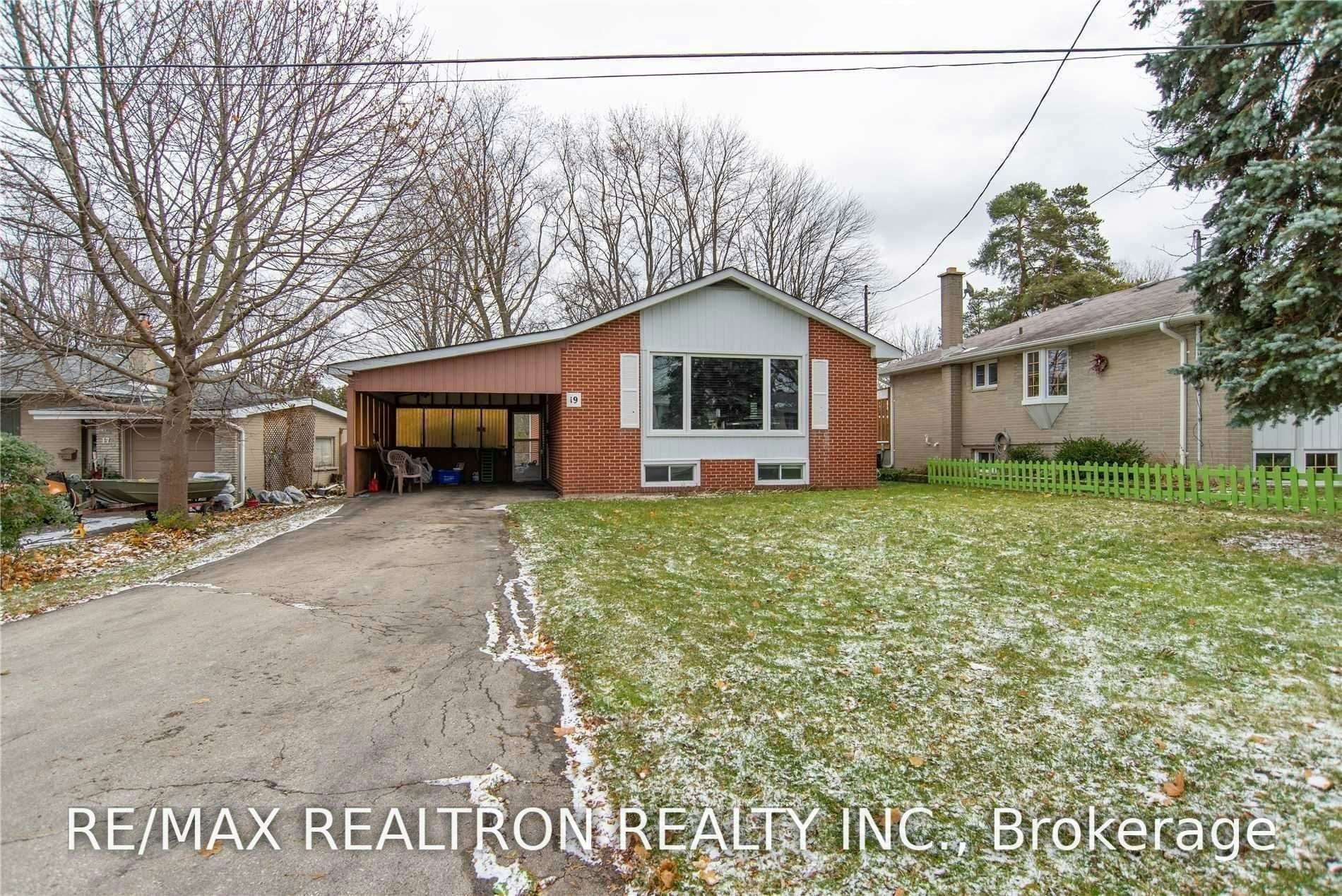 19 Wenderly Drive, Aurora, ON, L4G 1V2