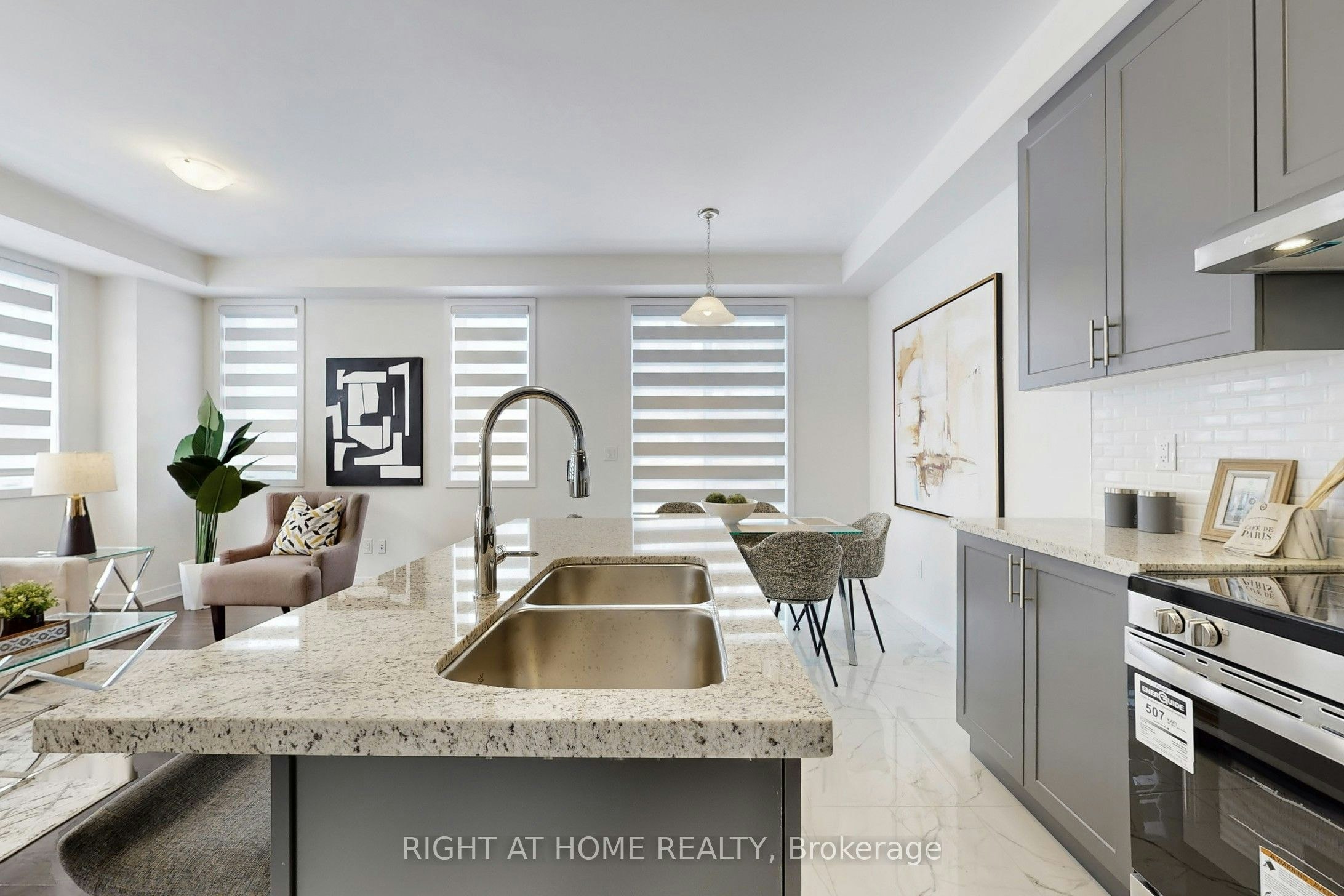 154 Anna Russell Way, Markham, ON, L3R 3X3 - 9