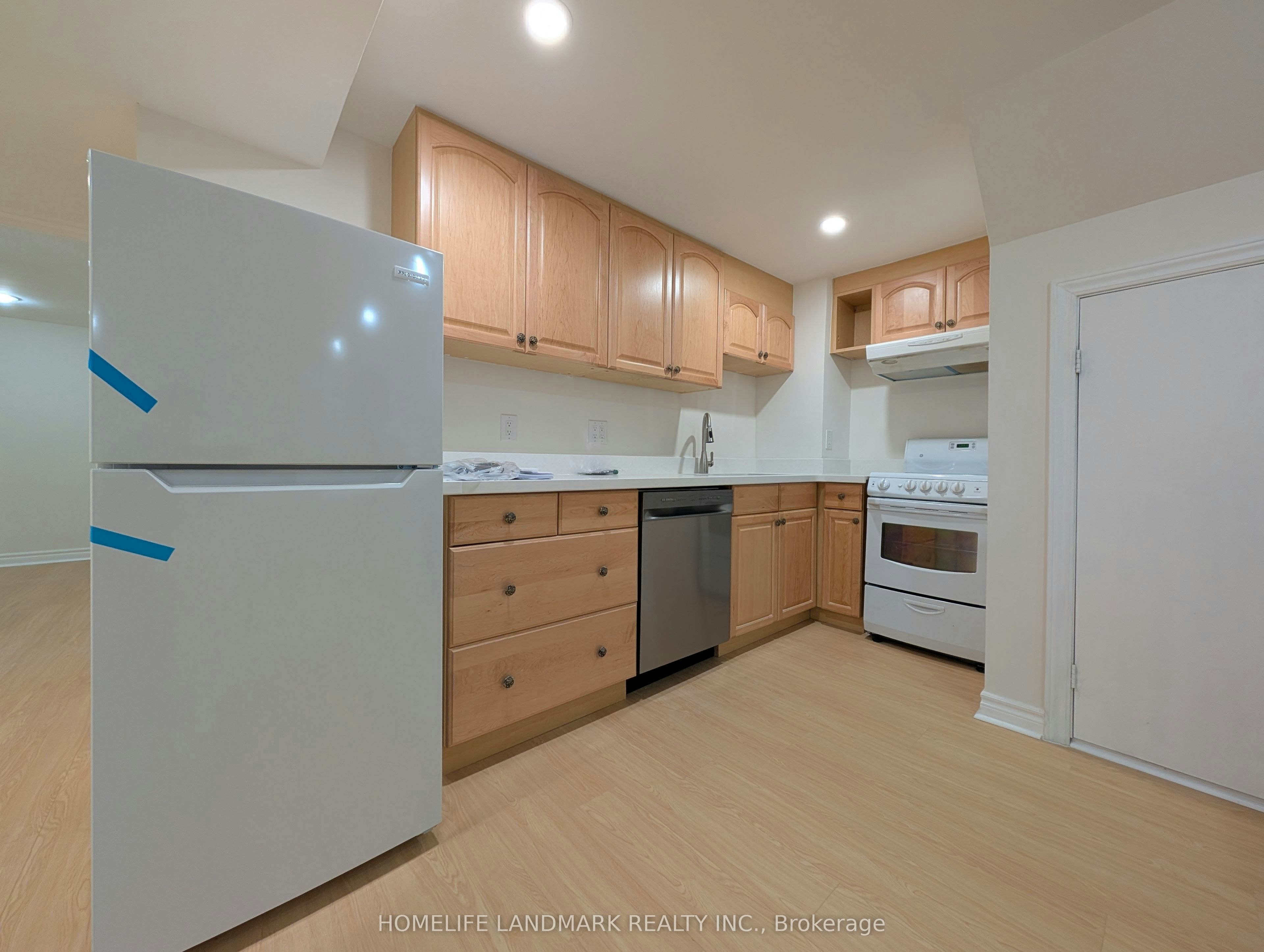 8 Muster Court, Markham, ON, L3R 9G5 - 11
