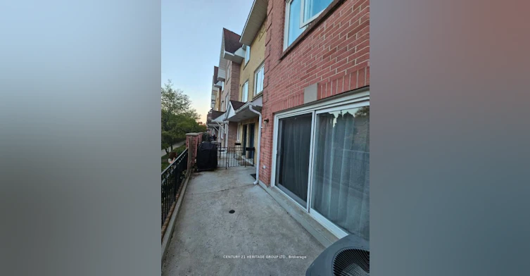 419-75 Weldrick Road E, Richmond Hill, ON, L4C 0H9 - 2