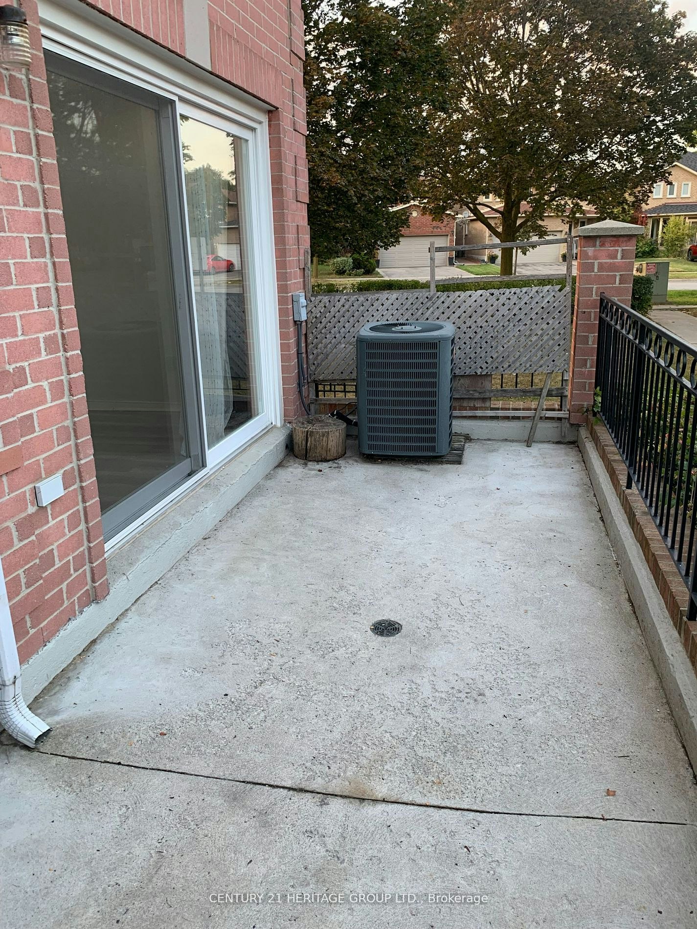 419-75 Weldrick Road E, Richmond Hill, ON, L4C 0H9 - 3