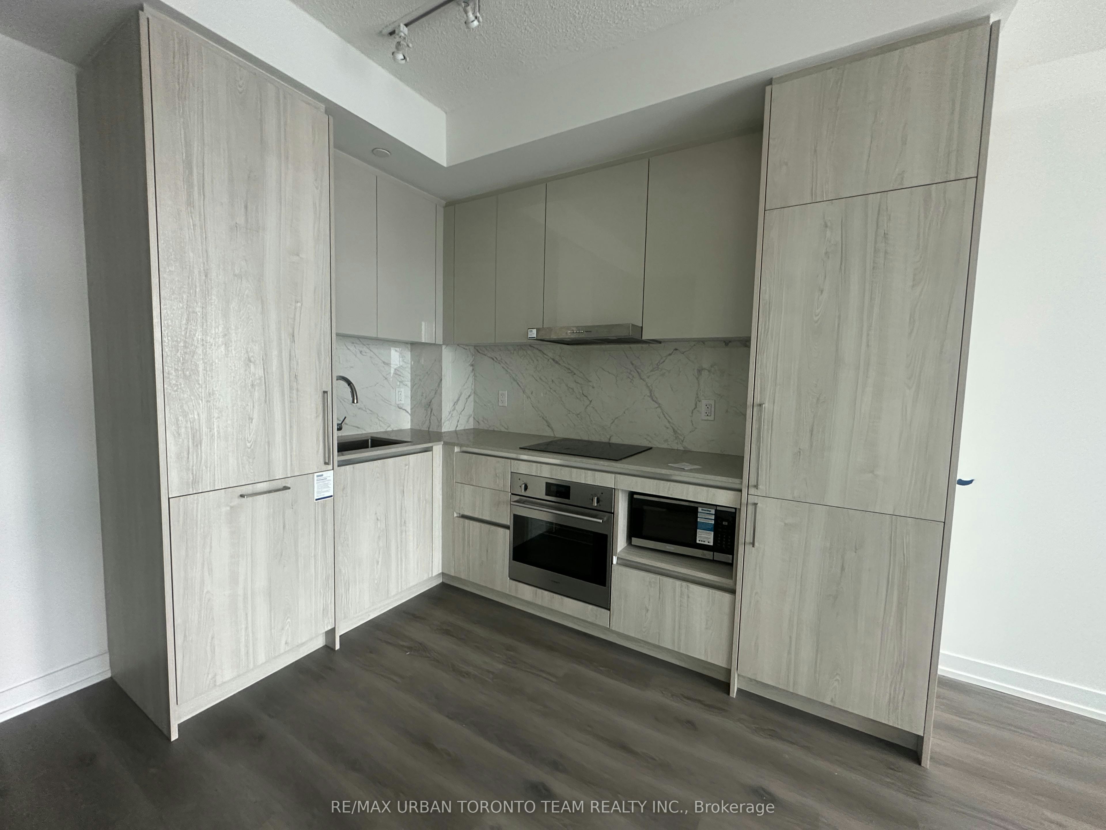 6001-225 Commerce Street, Vaughan, ON, L4K 0R1 - 3