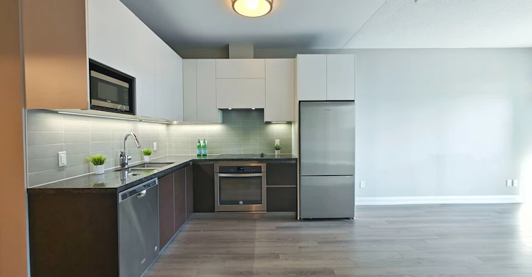 605-25 Water Walk Drive, Markham, ON, L3P 1N3 - 2