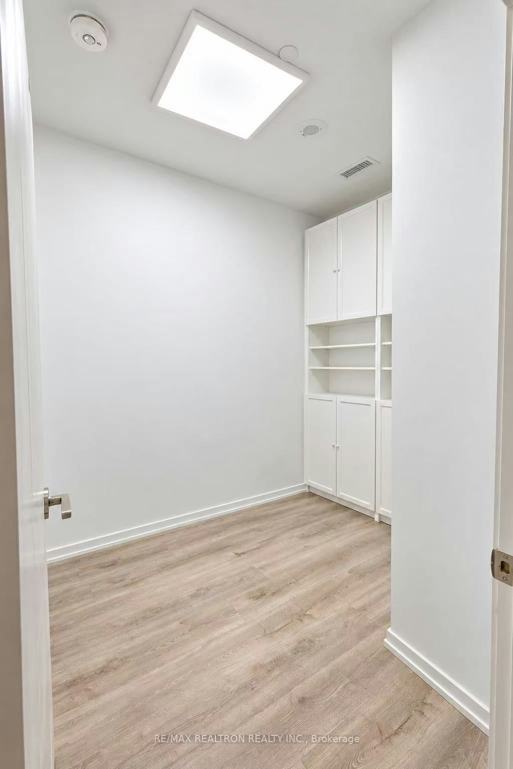 202-1000 Portage Parkway, Vaughan, ON, L4K 0L1 - 6