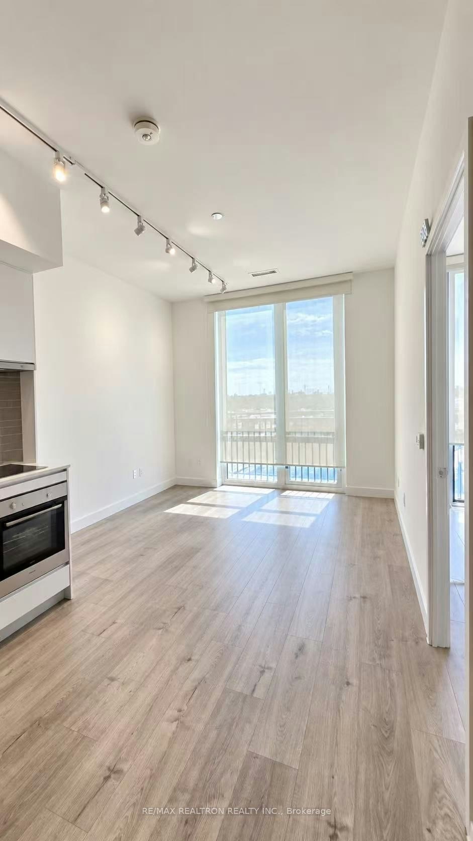 202-1000 Portage Parkway, Vaughan, ON, L4K 0L1 - 4