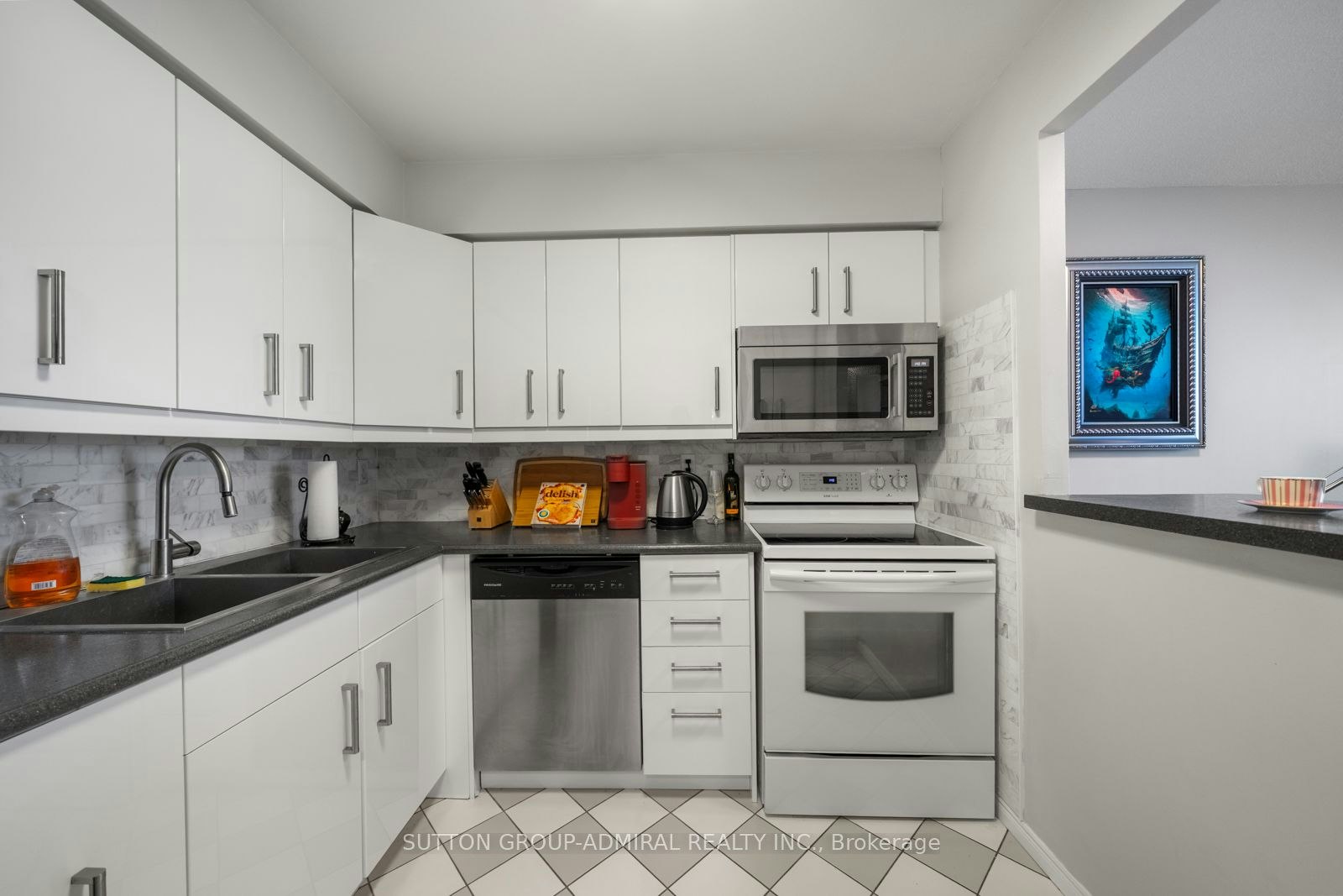 1103-81 Townsgate Drive - 4