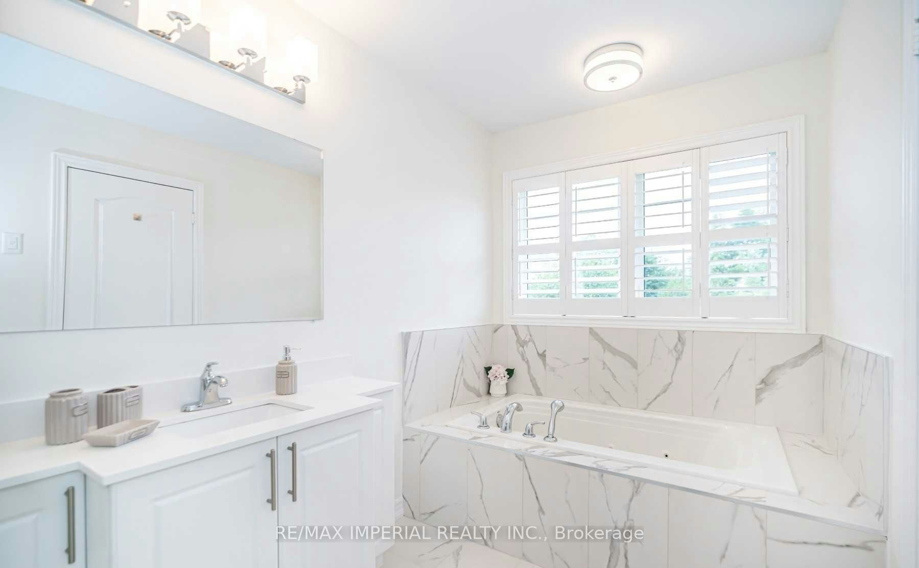 65 All Points Drive, Whitchurch-Stouffville, ON, L4A 0W5 - 13