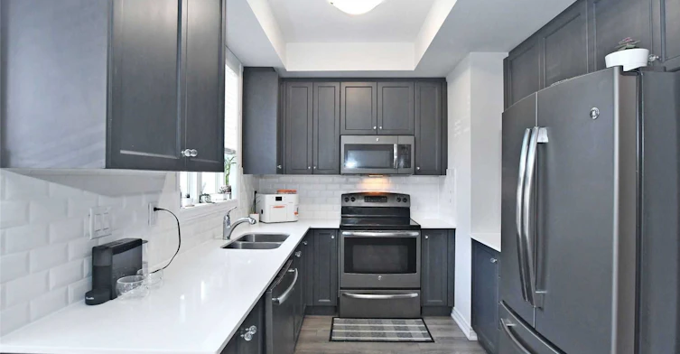 15-105 Kayla Crescent, Vaughan, ON, L6A 4W3 - 4