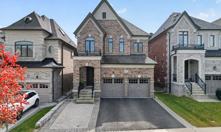 18 Hackwood Crescent