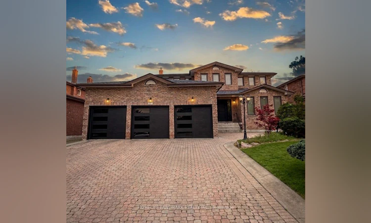 11 Ravenhill Crescent